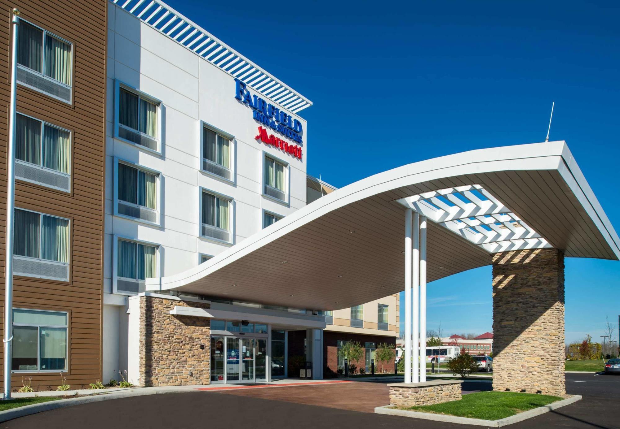 Fairfield Inn & Suites By Marriott Akron Stow Exterior photo